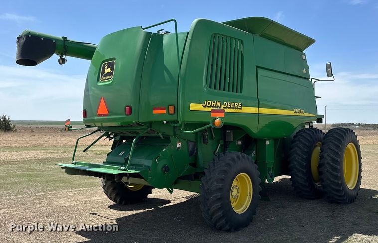 image for item OE9106 2000 John Deere 9750STS combine