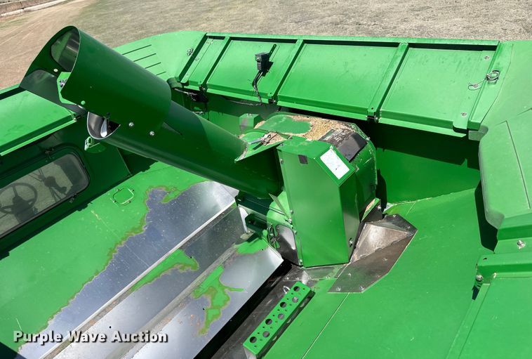 image for item OE9106 2000 John Deere 9750STS combine