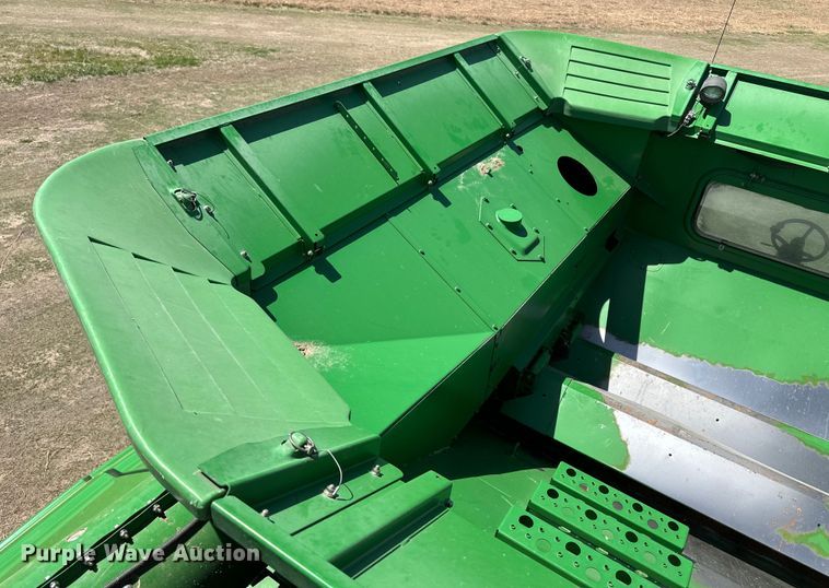 image for item OE9106 2000 John Deere 9750STS combine