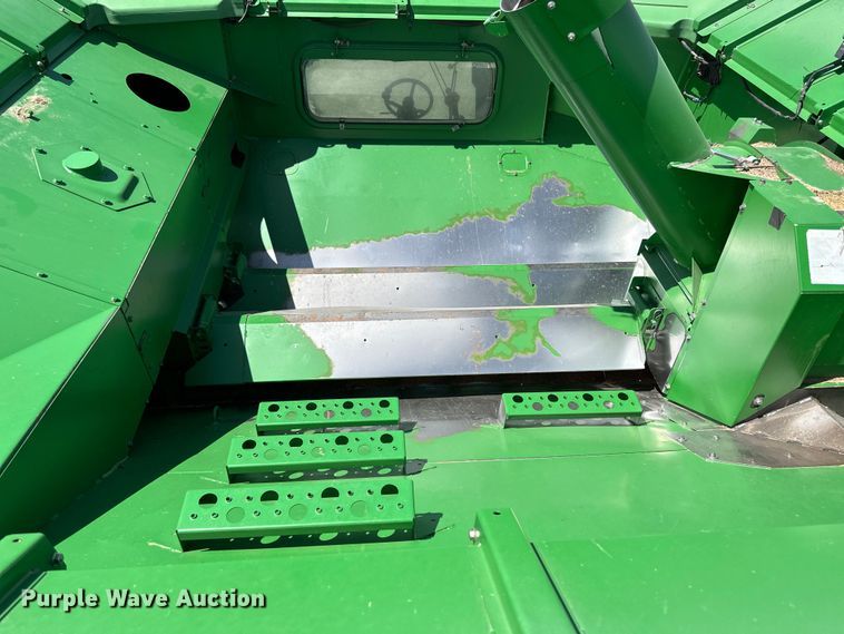 image for item OE9106 2000 John Deere 9750STS combine