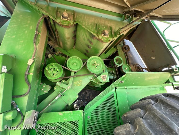 image for item OE9106 2000 John Deere 9750STS combine