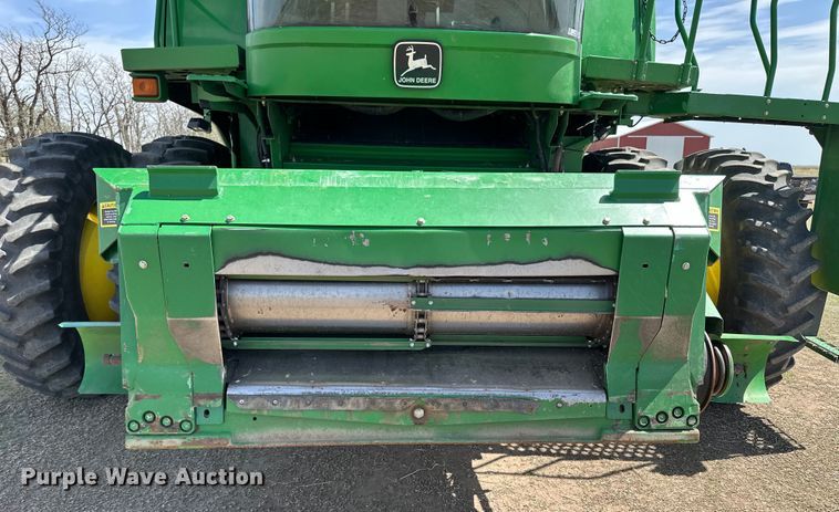 image for item OE9106 2000 John Deere 9750STS combine