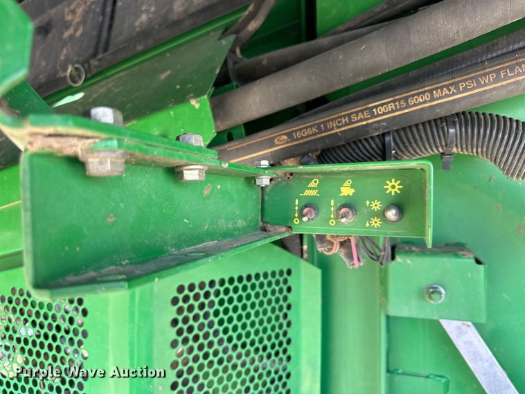 image for item OE9106 2000 John Deere 9750STS combine