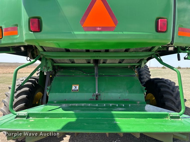 image for item OE9106 2000 John Deere 9750STS combine