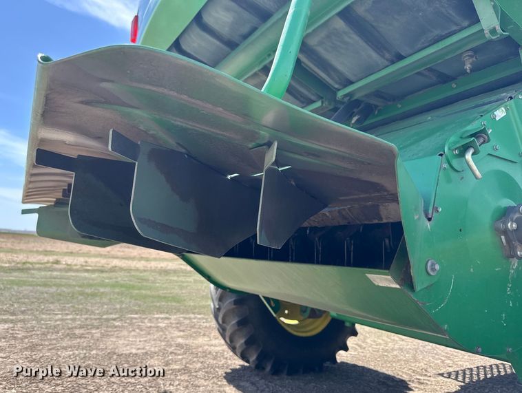 image for item OE9106 2000 John Deere 9750STS combine