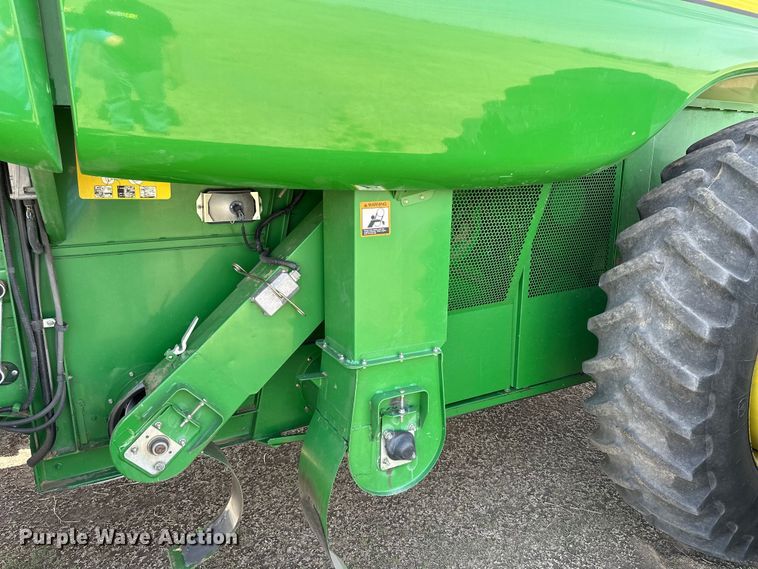 image for item OE9106 2000 John Deere 9750STS combine