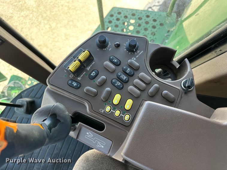 image for item OE9106 2000 John Deere 9750STS combine