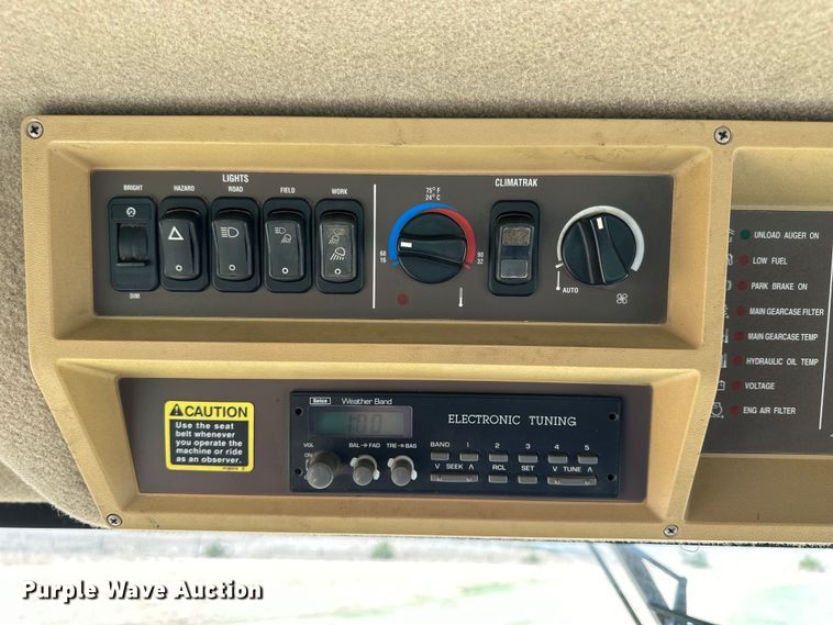 image for item OE9106 2000 John Deere 9750STS combine