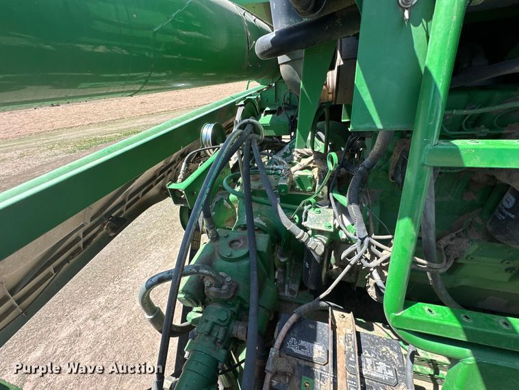 image for item OE9106 2000 John Deere 9750STS combine