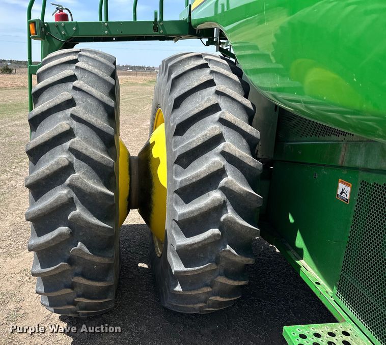 image for item OE9106 2000 John Deere 9750STS combine