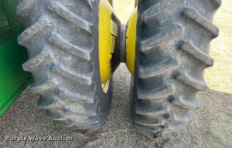 image for item OE9106 2000 John Deere 9750STS combine