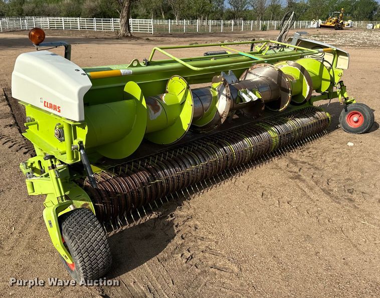 image for item OI9074 2015 Claas 135 pickup head