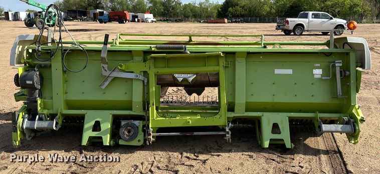 image for item OI9074 2015 Claas 135 pickup head