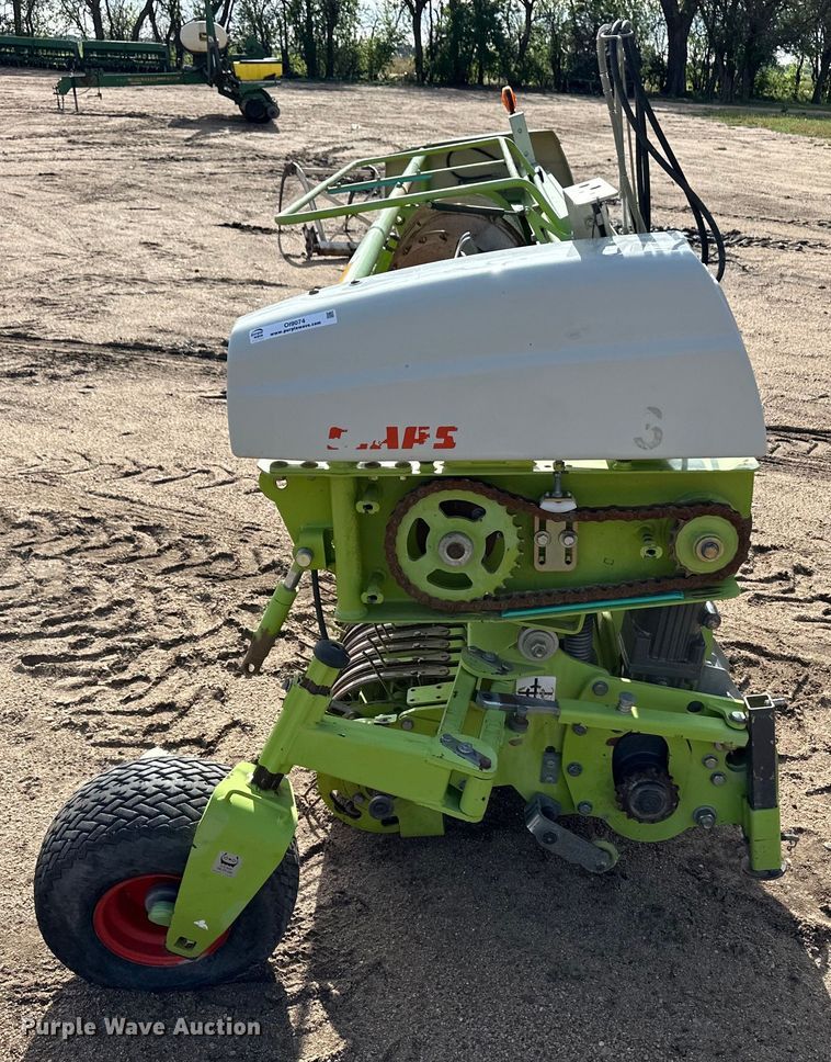 image for item OI9074 2015 Claas 135 pickup head