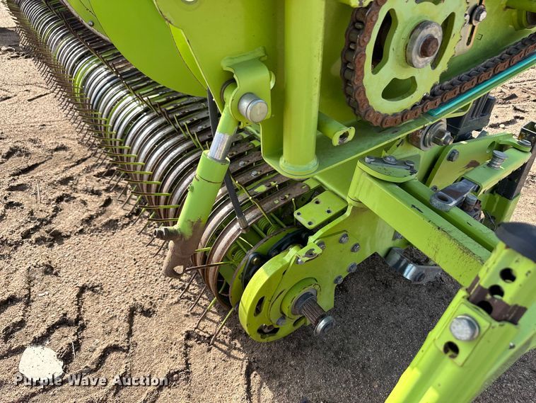 image for item OI9074 2015 Claas 135 pickup head