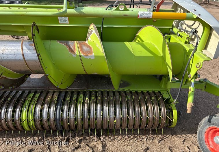 image for item OI9074 2015 Claas 135 pickup head