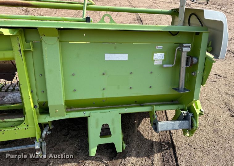 image for item OI9074 2015 Claas 135 pickup head