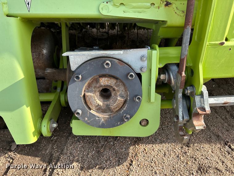 image for item OI9074 2015 Claas 135 pickup head