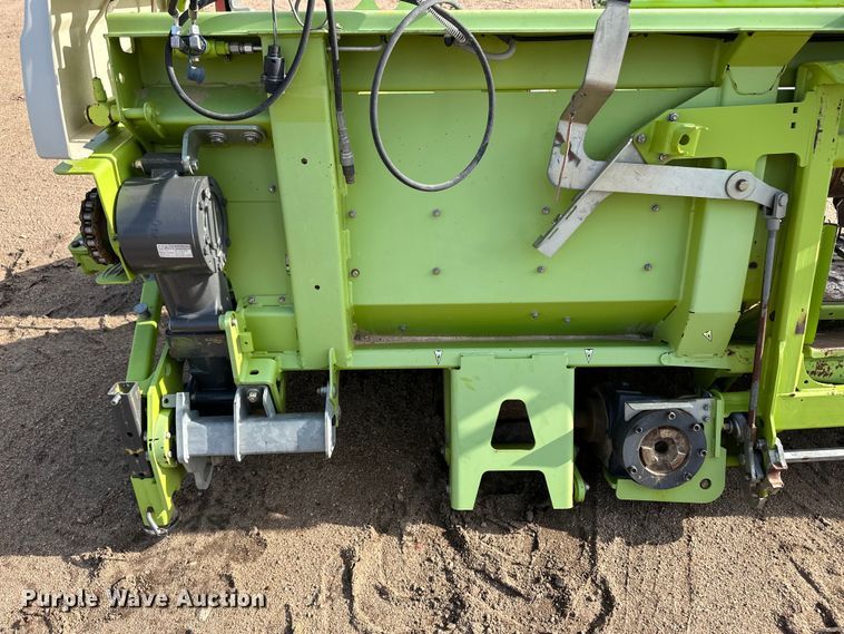 image for item OI9074 2015 Claas 135 pickup head