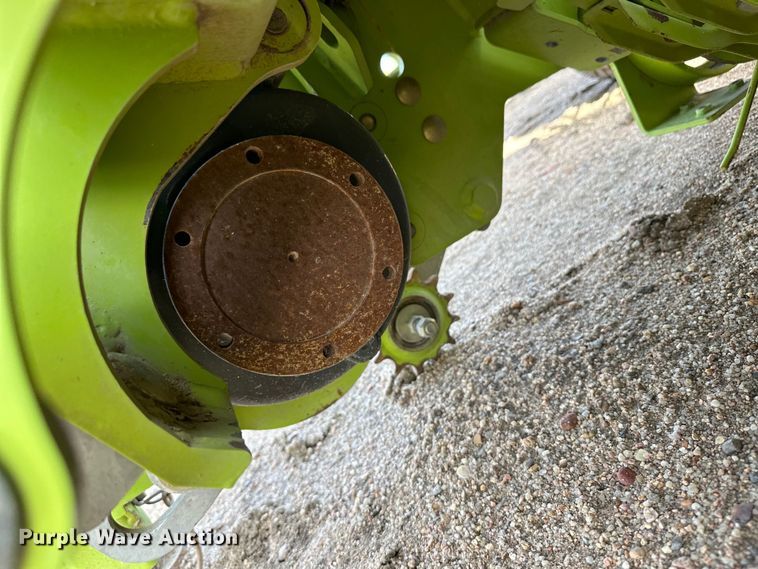 image for item OI9074 2015 Claas 135 pickup head