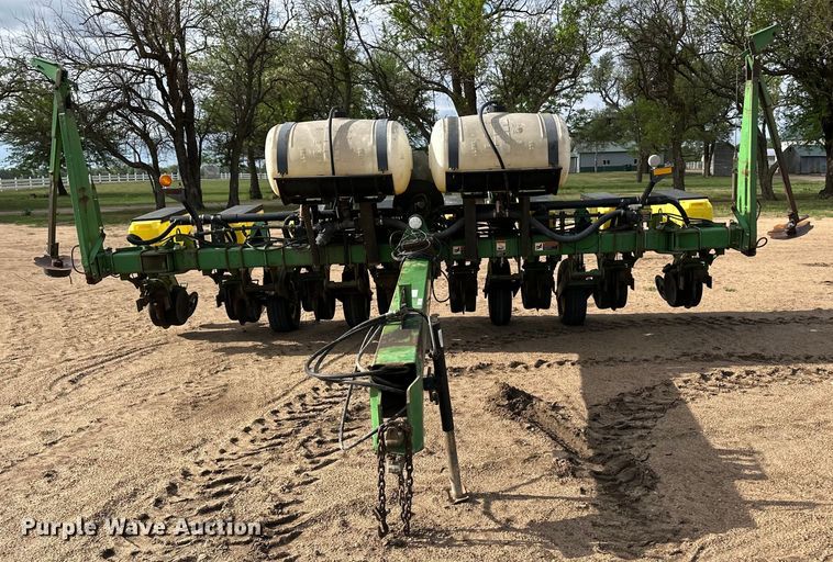 image for item OI9076 John Deere 1760 Conservation planter