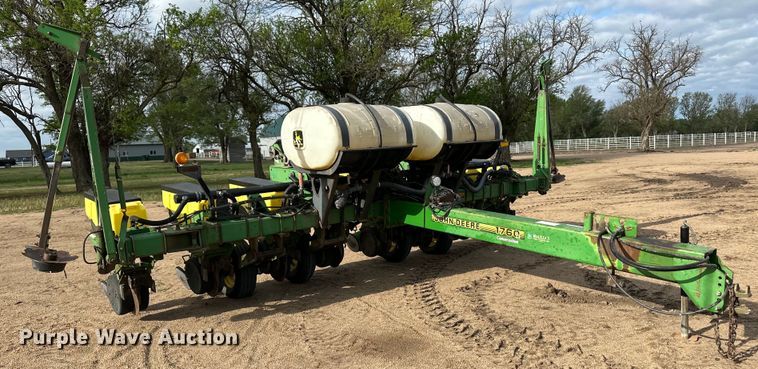image for item OI9076 John Deere 1760 Conservation planter