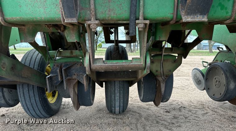 image for item OI9076 John Deere 1760 Conservation planter