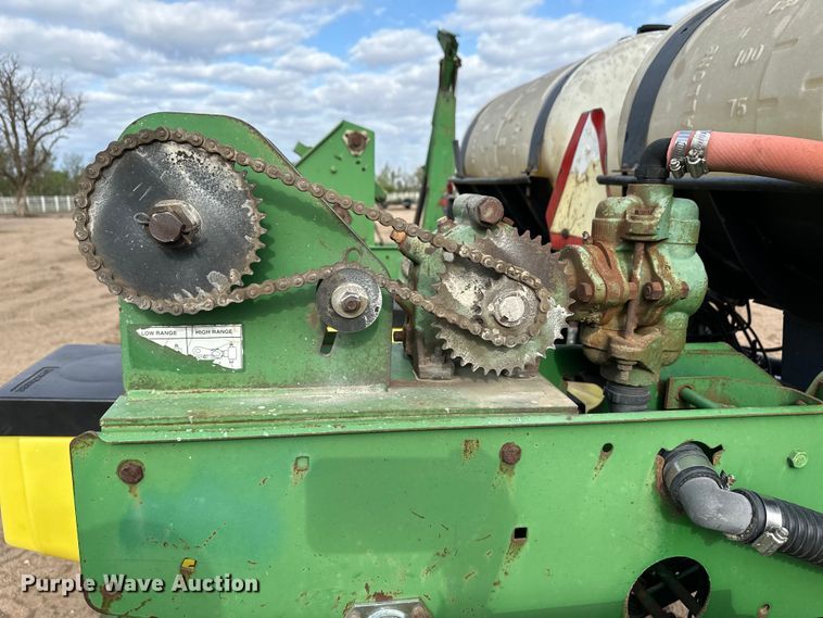 image for item OI9076 John Deere 1760 Conservation planter