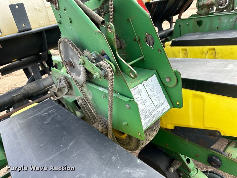 image for item OI9076 John Deere 1760 Conservation planter