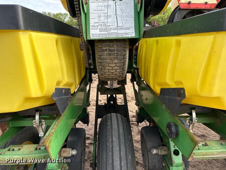 image for item OI9076 John Deere 1760 Conservation planter