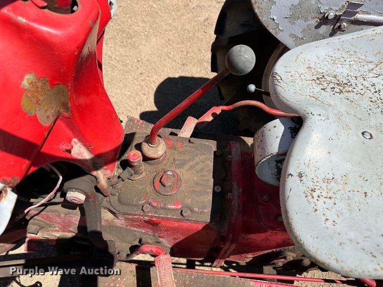 image for item OI9081 1948 Ford 8N tractor