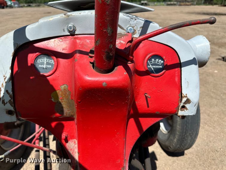 image for item OI9081 1948 Ford 8N tractor