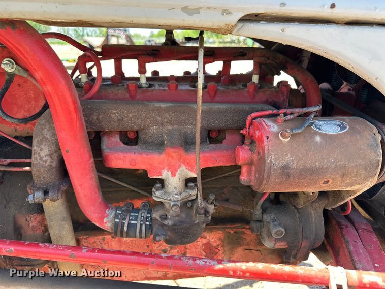 image for item OI9081 1948 Ford 8N tractor