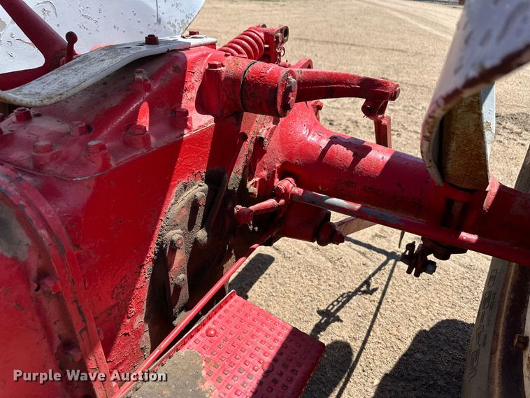 image for item OI9081 1948 Ford 8N tractor