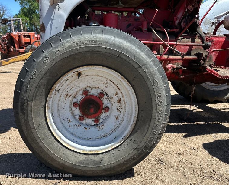 image for item OI9081 1948 Ford 8N tractor