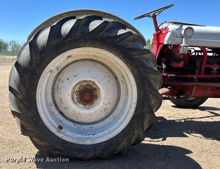 image for item OI9081 1948 Ford 8N tractor