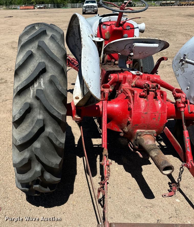 image for item OI9081 1948 Ford 8N tractor