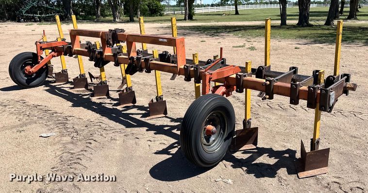image for item OI9087 Row crop cultivator
