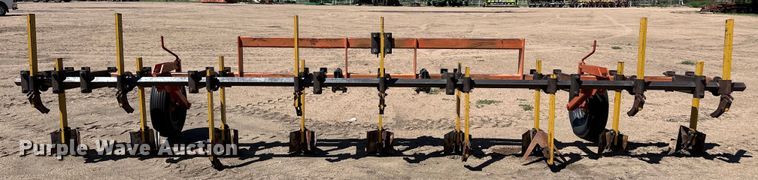 image for item OI9087 Row crop cultivator
