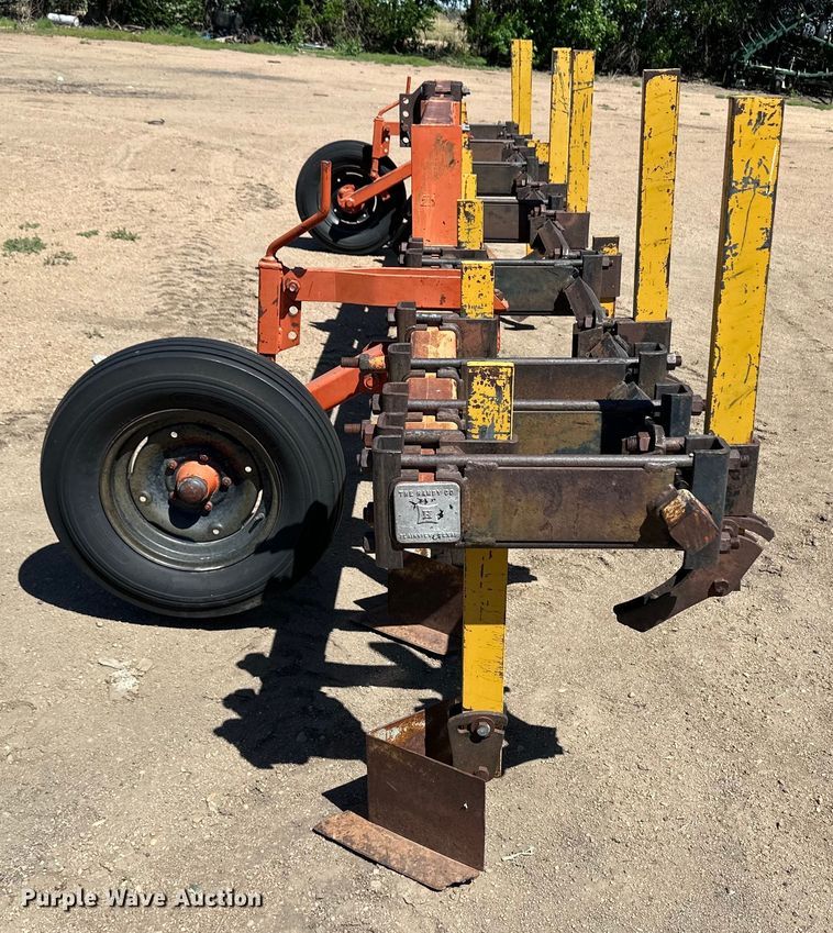 image for item OI9087 Row crop cultivator