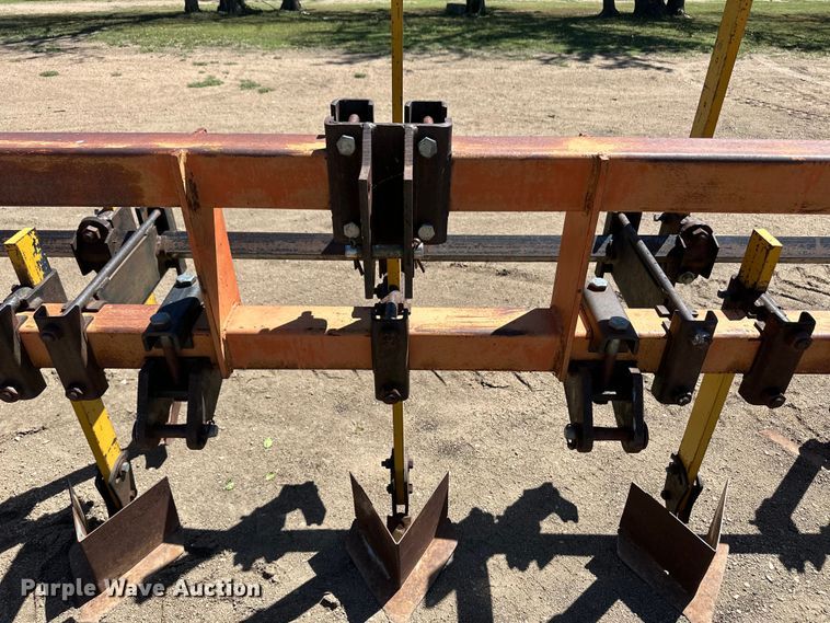 image for item OI9087 Row crop cultivator