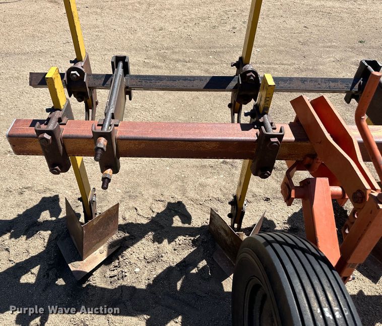 image for item OI9087 Row crop cultivator