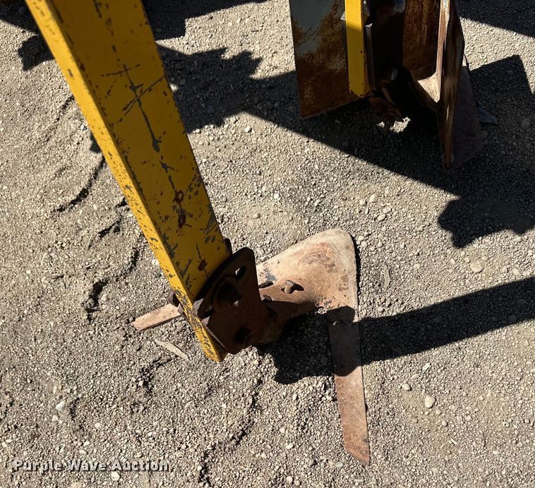 image for item OI9087 Row crop cultivator