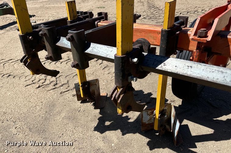 image for item OI9087 Row crop cultivator