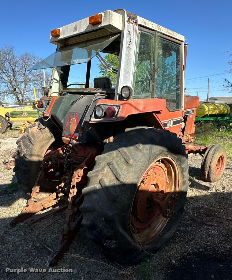 image for item OM9486 International Harvester   1086 tractor