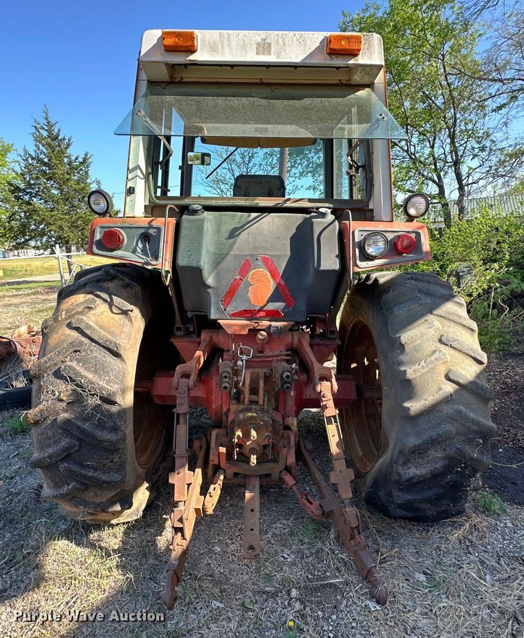 image for item OM9486 International Harvester   1086 tractor