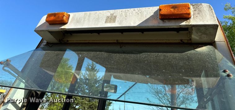 image for item OM9486 International Harvester   1086 tractor