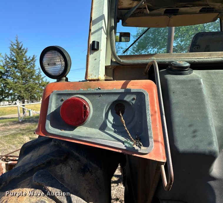 image for item OM9486 International Harvester   1086 tractor