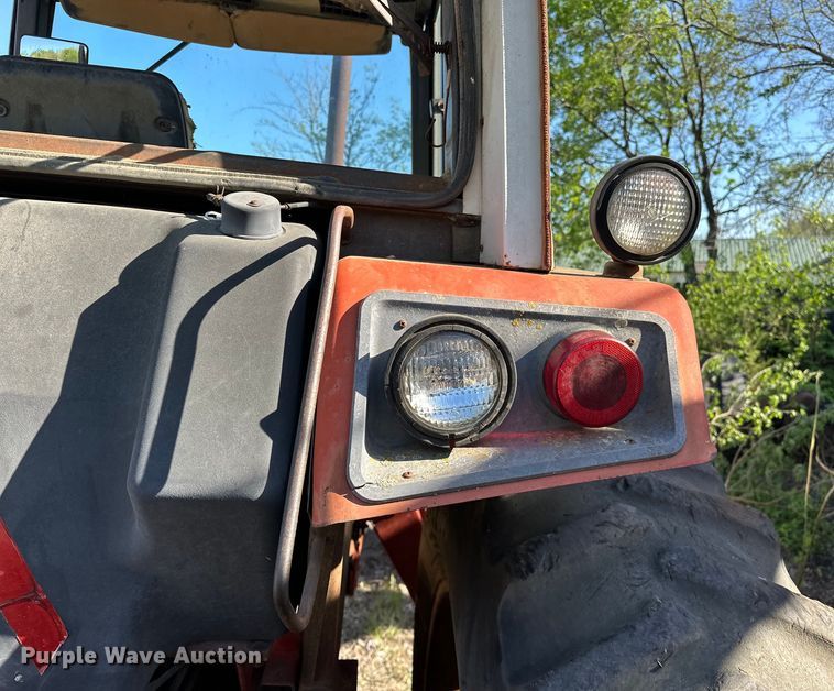 image for item OM9486 International Harvester   1086 tractor