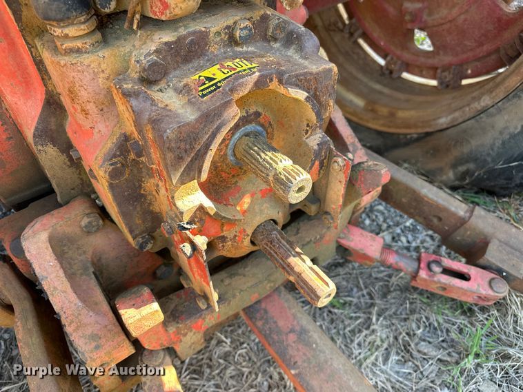 image for item OM9486 International Harvester   1086 tractor